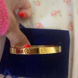 Charles Revson Aldo Cipullo love bracelet. Size small. Comes with screw.